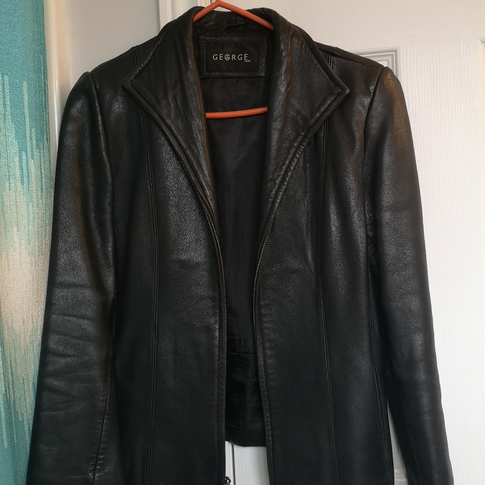 Ladies fitted zipper leather Coat